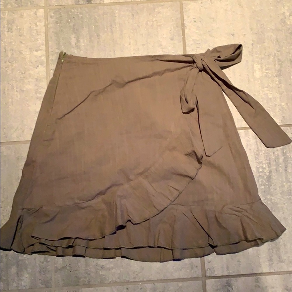 CUTE SHEIN olive skirt